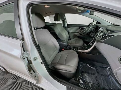 Used 2015 Hyundai Elantra SE FWD image 32