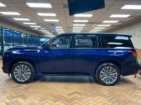Used 2025 INFINITI QX80 Sensory image 5