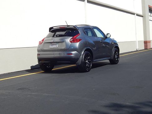 Used 2011 Nissan Juke SV FWD image 3