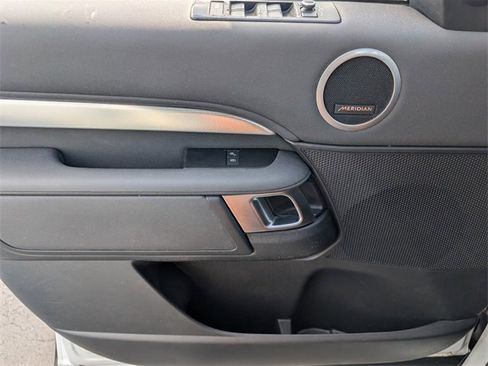 Used 2020 Land Rover Discovery Landmark image 33