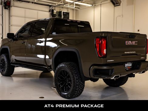 Used 2024 GMC Sierra 1500 AT4 w/ Technology Package AWD/4WD image 7