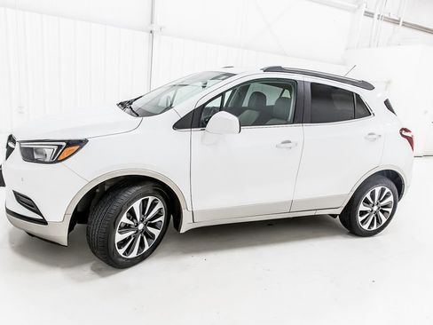 Used 2021 Buick Encore Preferred w/ Safety Package II FWD image 3