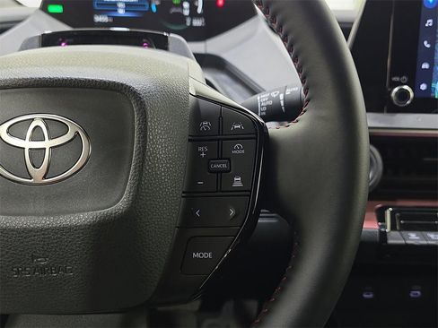 Used 2026 Toyota Prius SE image 19