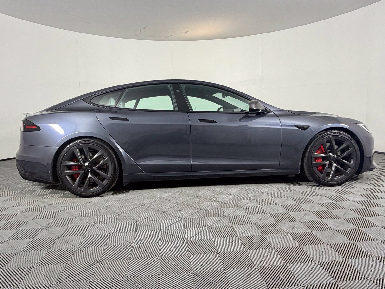 Used 2022 Tesla Model S Plaid AWD/4WD image 25