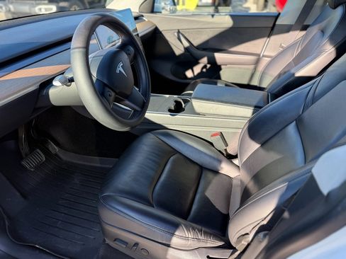 Used 2020 Tesla Model Y Long Range image 26