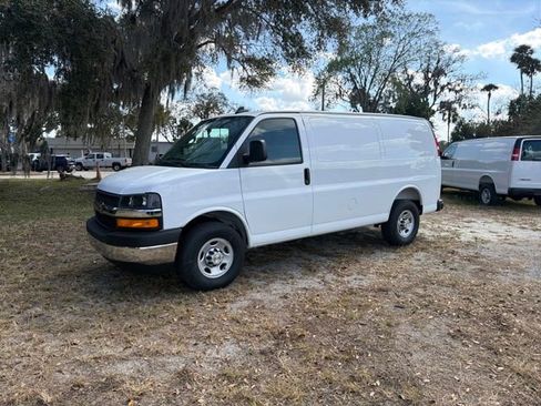 New 2026 Chevrolet Express 2500 Work Van 3D Cargo Van w/ Driver Convenience Package image 2