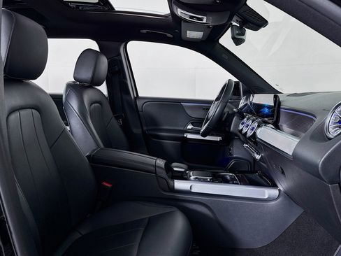 Certified 2022 Mercedes-Benz GLB 250 image 7