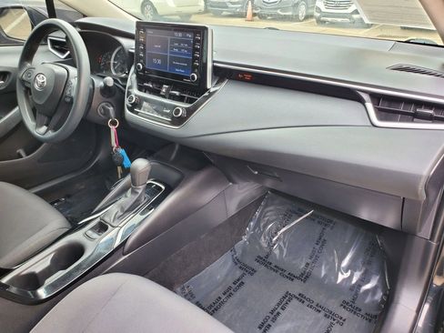 Used 2021 Toyota Corolla LE image 25