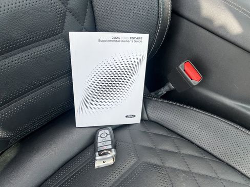 Used 2024 Ford Escape Platinum w/ Premium Technology Package image 46