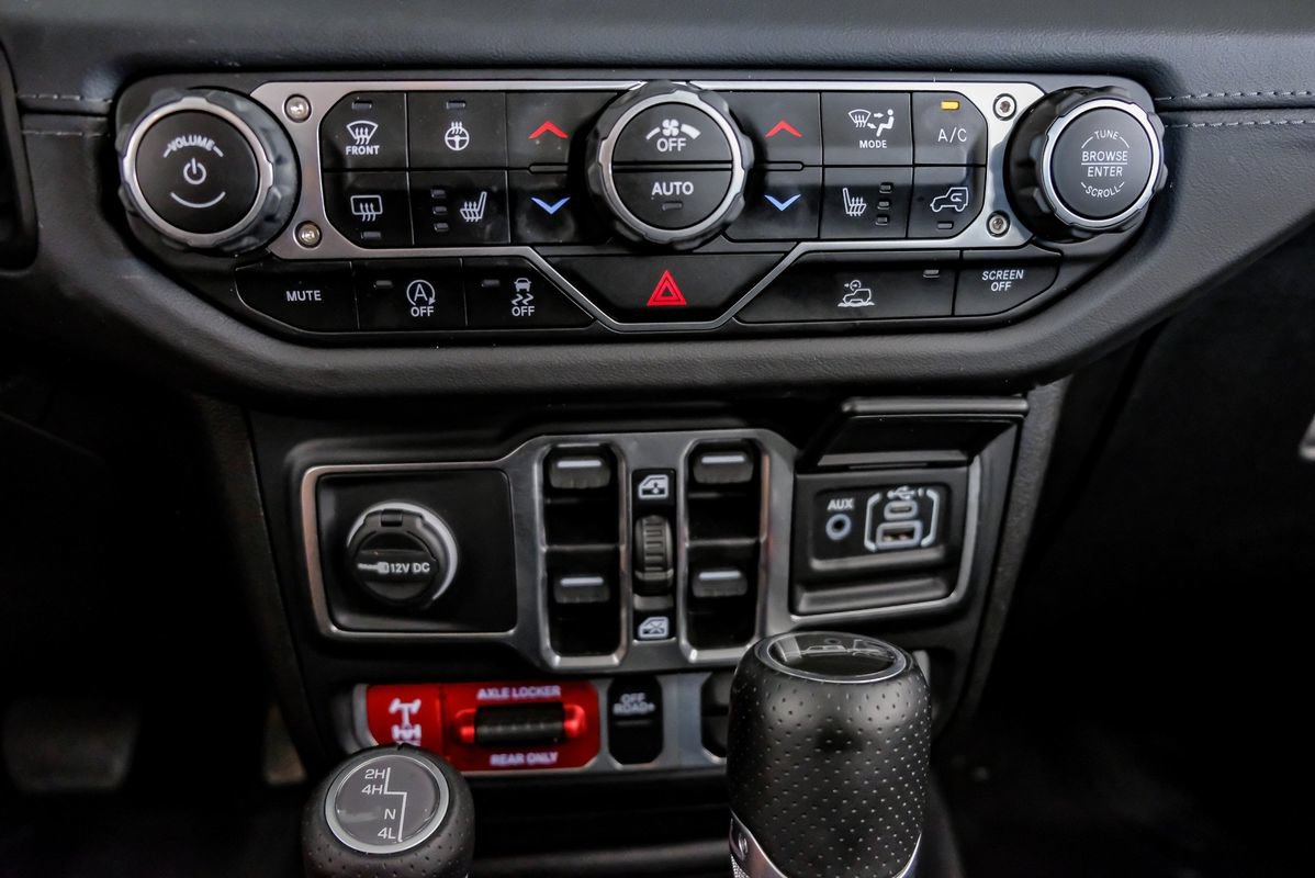 Used 2024 Jeep Gladiator Mojave w/ Convenience Group AWD/4WD image 26