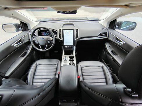 Certified 2024 Ford Edge SEL w/ Convenience Package AWD/4WD image 2