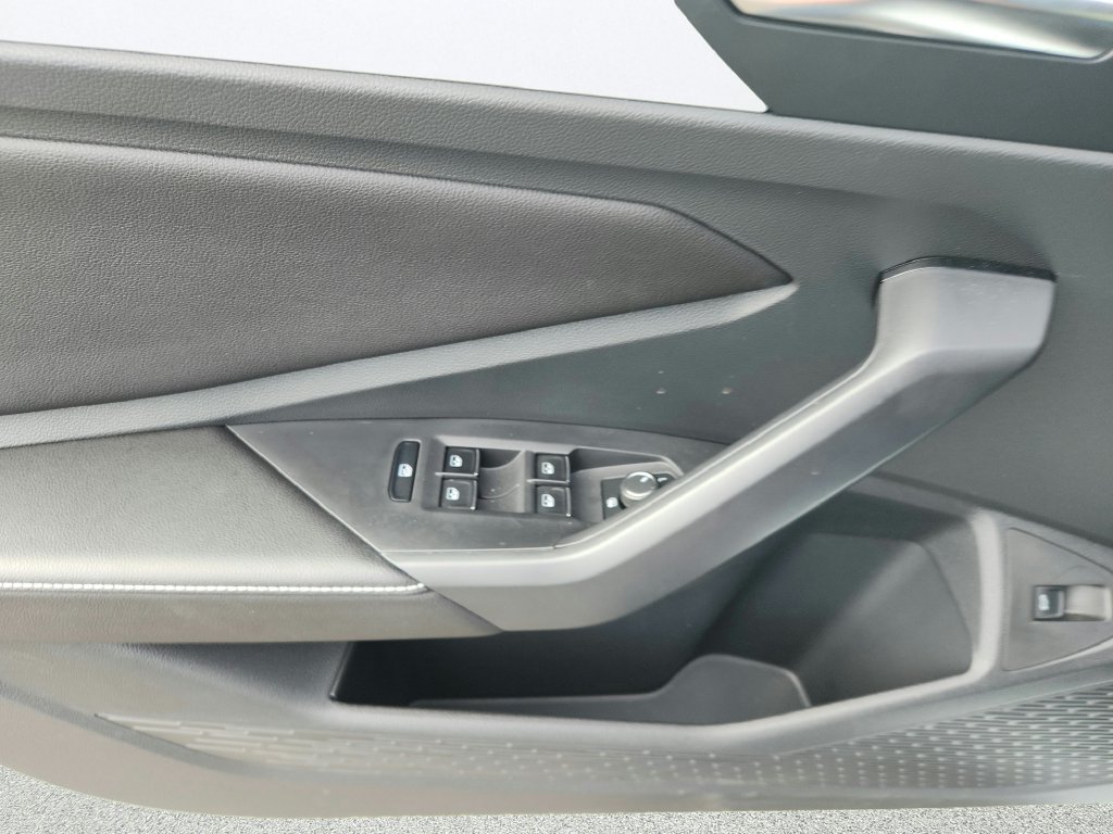 Certified 2025 Volkswagen Jetta Sport FWD image 19