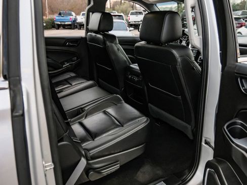 Used 2018 Chevrolet Suburban LT image 38
