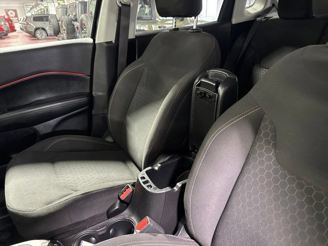 Used 2018 Jeep Compass Sport w/ Tech Group AWD/4WD image 29
