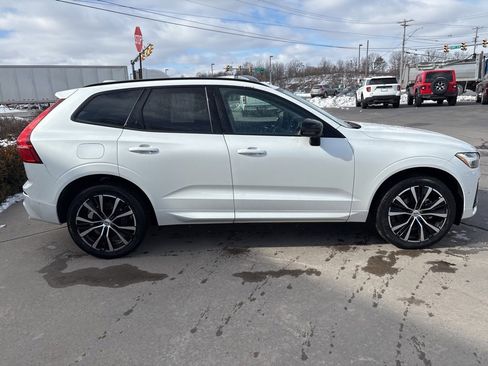 Used 2025 Volvo XC60 B5 Plus image 5
