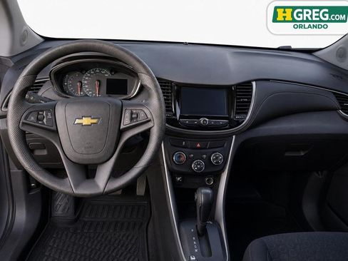 Used 2022 Chevrolet Trax LS w/ Tint and Cruise Package FWD image 11