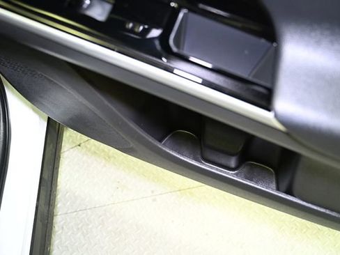 Used 2024 Toyota bZ4X XLE image 59