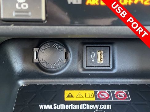 Used 2024 Toyota RAV4 XLE Premium image 31