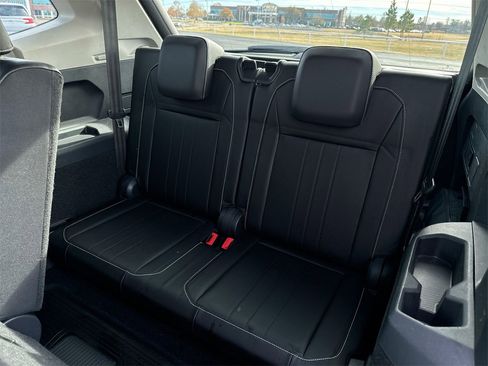 Used 2022 Volkswagen Tiguan SE image 22