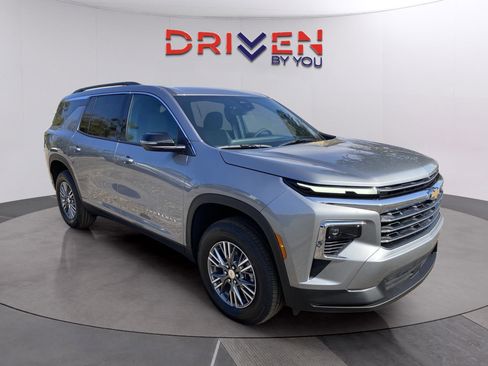 New 2026 Chevrolet Traverse LT image 7