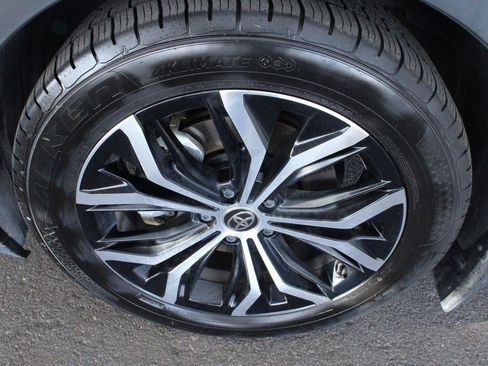 Used 2023 Toyota Crown Limited image 61