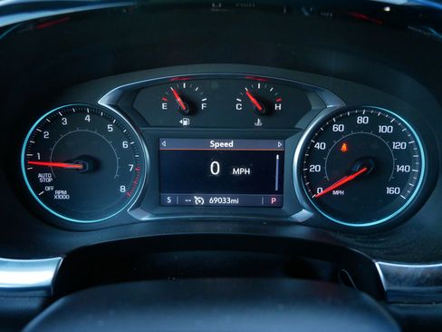 Certified 2023 Chevrolet Traverse LT w/ Rear Camera Mirror Package image 12