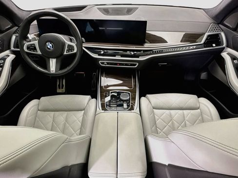 Used 2024 BMW X7 xDrive40i w/ M Sport Package AWD/4WD image 13