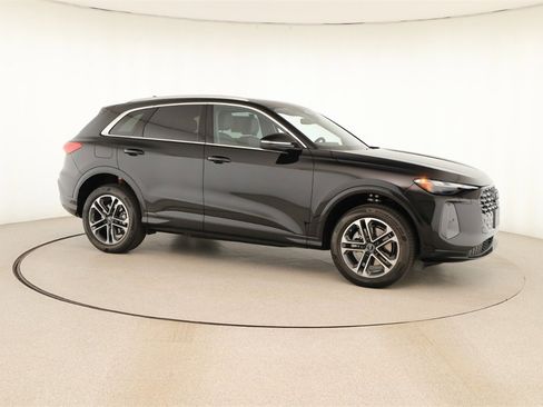 New 2025 Audi Q5 Premium image 9