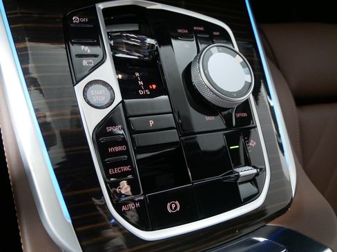 Used 2026 BMW X5 xDrive50e w/ Executive Package image 32