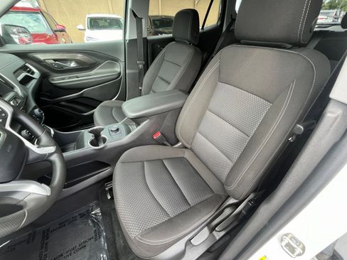 Used 2024 GMC Terrain SLE image 41