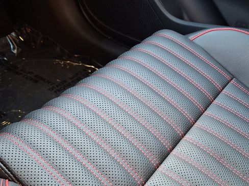 Used 2025 Genesis G70 2.5T w/ Sport Prestige Package image 26