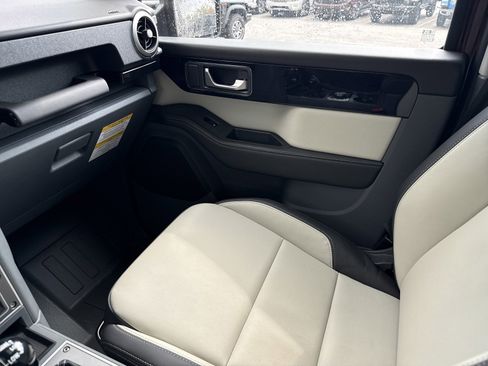 Used 2025 INEOS Grenadier Fieldmaster Edition image 20