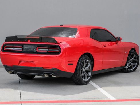 Used 2019 Dodge Challenger R/T RWD image 11