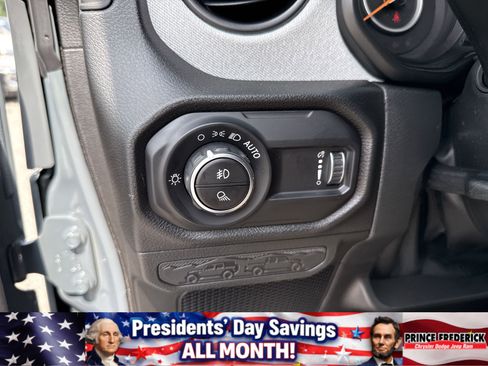 New 2025 Jeep Gladiator Sport image 28