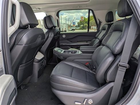 New 2025 Lincoln Navigator Reserve image 13