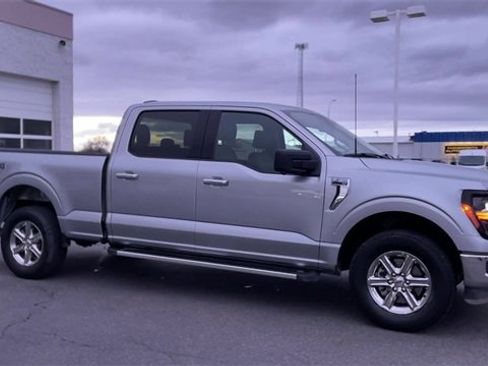 Used 2024 Ford F150 XLT w/ Tow/Haul Package image 3