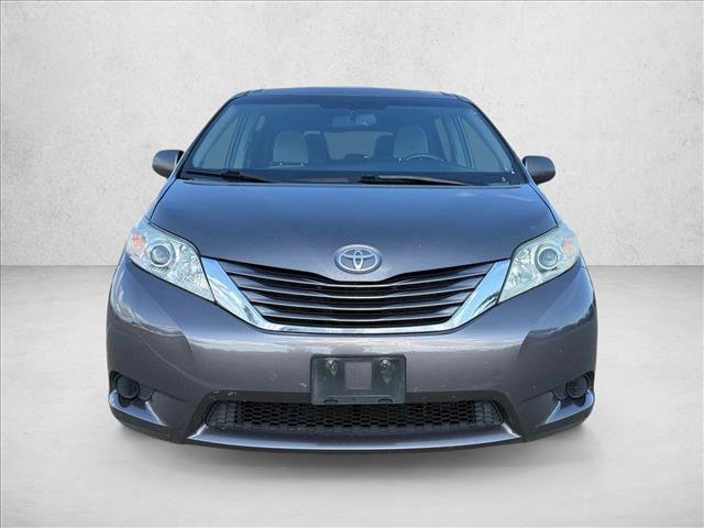 Used 2015 Toyota Sienna LE FWD image 2