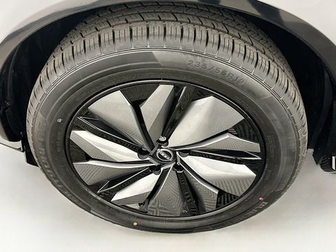 Used 2024 Nissan Ariya AWD image 11