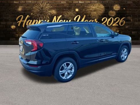 Used 2024 GMC Terrain SLE image 6