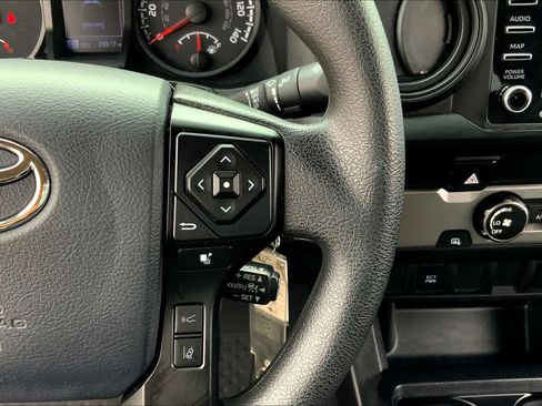 Used 2020 Toyota Tacoma SR w/ SR Convenience Package RWD image 23