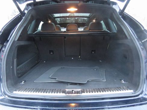 Used 2017 Porsche Cayenne image 17