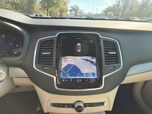 Certified 2024 Volvo XC90 B5 Core w/ Protection Package Premier image 30