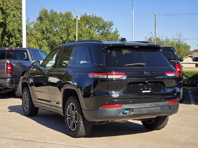 Used 2023 Jeep Grand Cherokee Trailhawk w/ Advanced Protech Group II AWD/4WD image 5