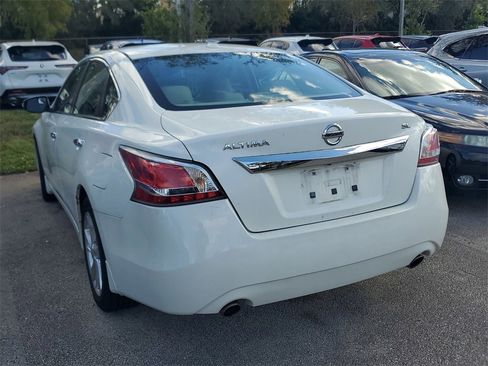 Used 2015 Nissan Altima 2.5 SL w/ Technology Package image 6