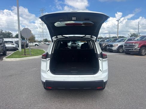Used 2025 Nissan Rogue SV FWD image 14
