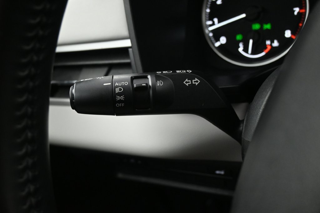 Used 2025 Mitsubishi Outlander SE FWD image 15