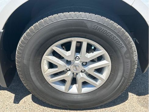 Used 2018 Nissan Frontier SV RWD image 10