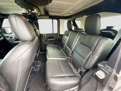 Used 2021 Jeep Wrangler Unlimited Sahara w/ Cold Weather Group AWD/4WD image 26