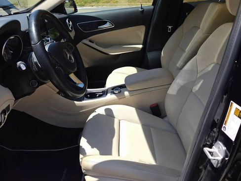 Used 2017 Mercedes-Benz GLA 250 image 9