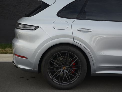 Certified 2025 Porsche Cayenne GTS image 42